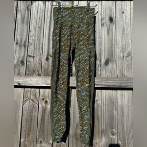 Green Offline by aerie Leggings Medium